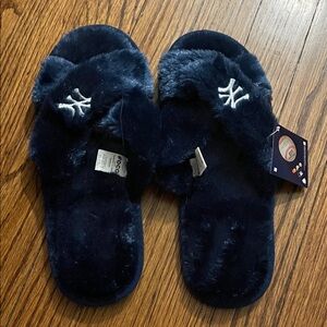 Yankee Navy Blue Fur Slippers